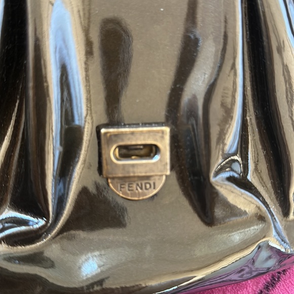 Very good condition FENDI PATENT LEATHER BAG - Picture 6 of 9